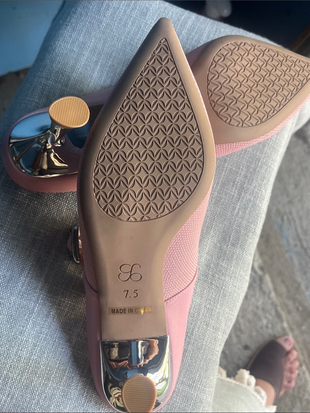 Pink Pointed cosy island Heels 7.5 - Picture 4 of 5